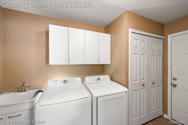 734 Challenging Trail 65, South Lyon, MI 48178