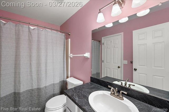 734 Challenging Trail 65, South Lyon, MI 48178