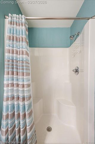 734 Challenging Trail 65, South Lyon, MI 48178