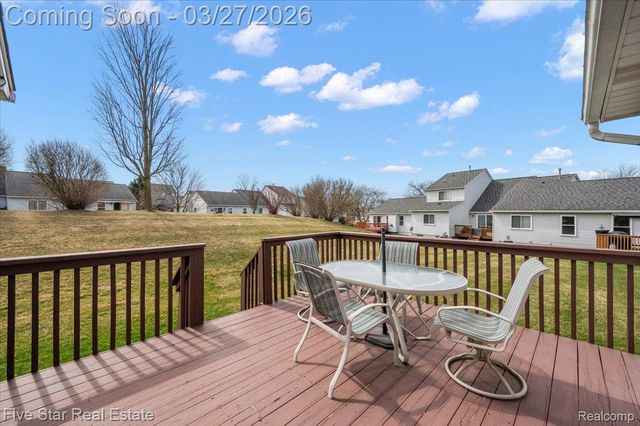 734 Challenging Trail 65, South Lyon, MI 48178