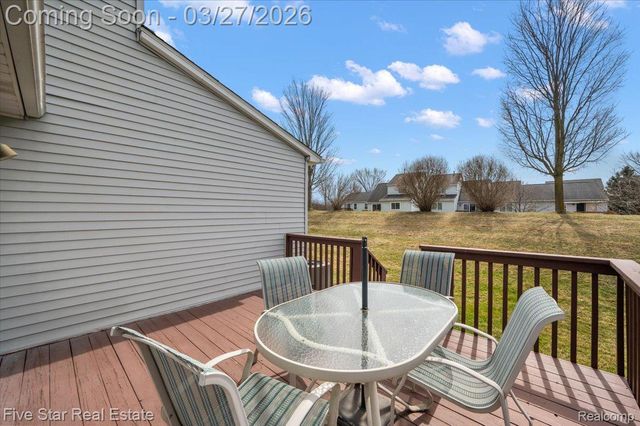 734 Challenging Trail 65, South Lyon, MI 48178