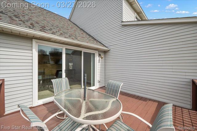 734 Challenging Trail 65, South Lyon, MI 48178