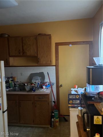 4096 E 66th Street, Cleveland, OH 44105