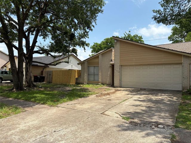 4934 Deerwood Circle, Baytown, TX 77521