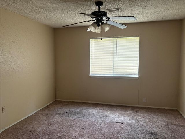 4934 Deerwood Circle, Baytown, TX 77521