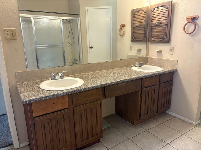 4934 Deerwood Circle, Baytown, TX 77521