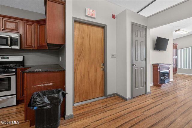 54 Freemans Bridge Road 54A, Glenville, NY 12302