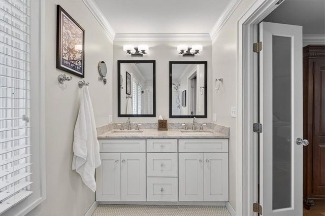 607 W 61ST Street, Kansas City, MO 64113