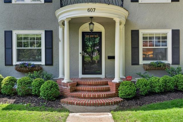 607 W 61ST Street, Kansas City, MO 64113