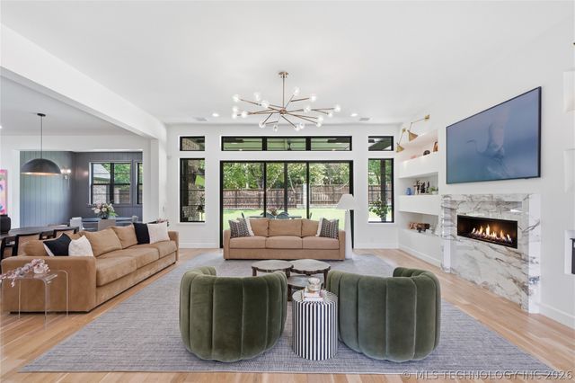 7785 Forest Lane, Tulsa, OK 74132