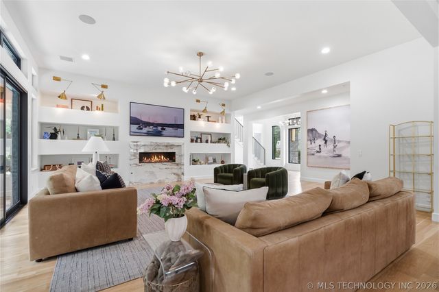 7785 Forest Lane, Tulsa, OK 74132