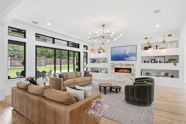 7785 Forest Lane, Tulsa, OK 74132