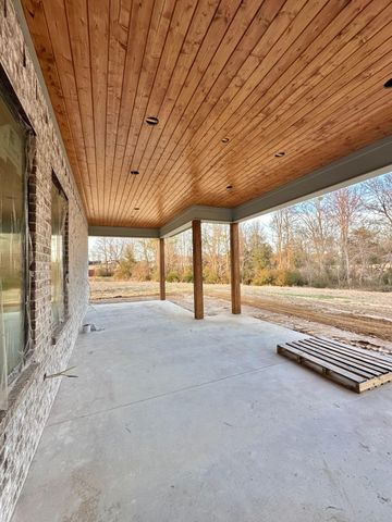 159 Mila Ln, Gladewater, TX 75647