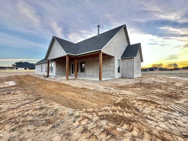 159 Mila Ln, Gladewater, TX 75647