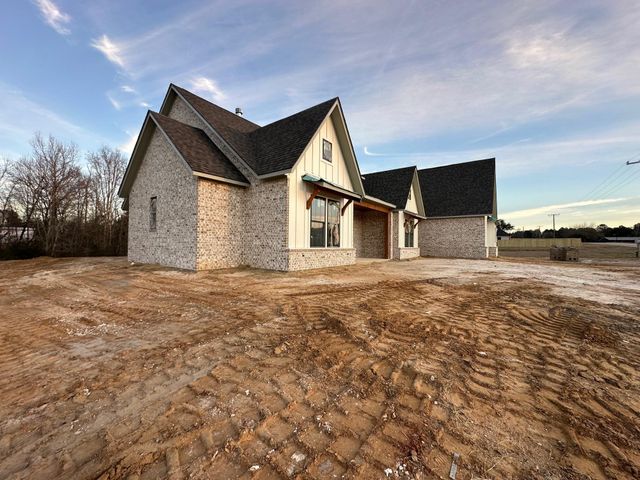 159 Mila Ln, Gladewater, TX 75647