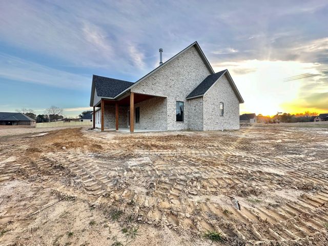 159 Mila Ln, Gladewater, TX 75647