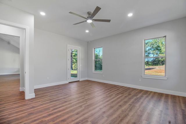 19682 Dove Ridge Dr., Lindale, TX 75771