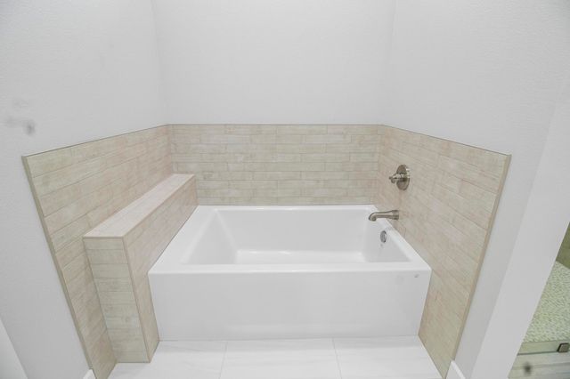 19682 Dove Ridge Dr., Lindale, TX 75771