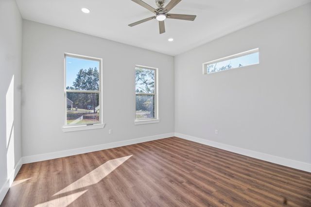 19682 Dove Ridge Dr., Lindale, TX 75771