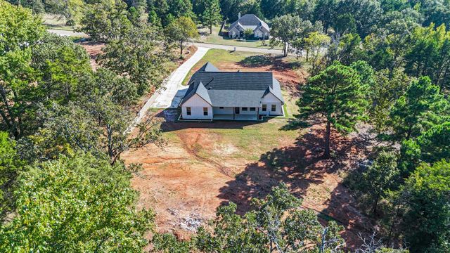 19682 Dove Ridge Dr., Lindale, TX 75771