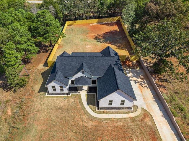 19682 Dove Ridge Dr., Lindale, TX 75771
