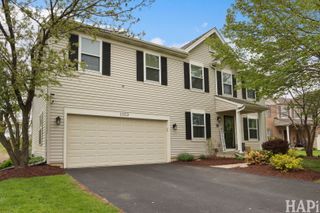 1053 Wheatland Drive, Crystal Lake, IL 60014