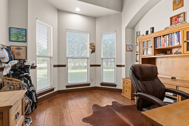 134 Creekside DR, Liberty Hill, TX 78642