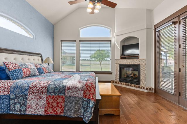 134 Creekside DR, Liberty Hill, TX 78642