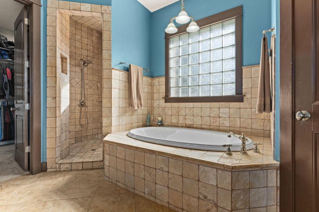 134 Creekside DR, Liberty Hill, TX 78642