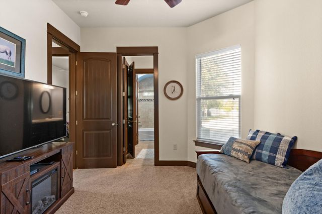 134 Creekside DR, Liberty Hill, TX 78642