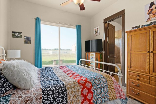 134 Creekside DR, Liberty Hill, TX 78642