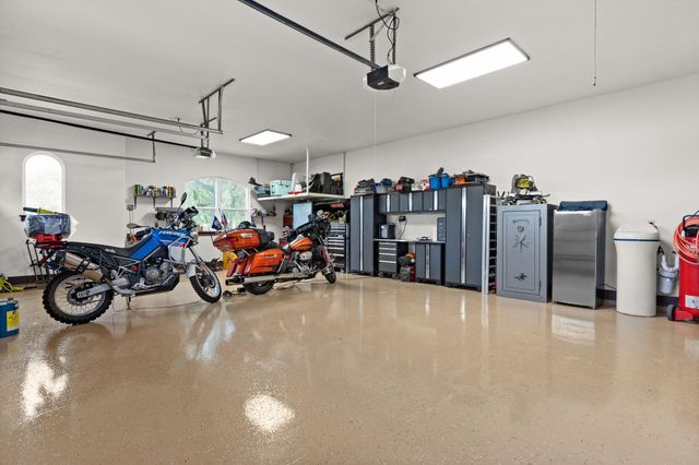 134 Creekside DR, Liberty Hill, TX 78642