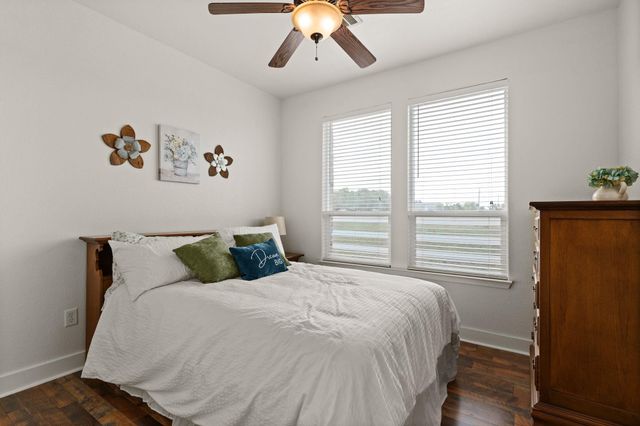 134 Creekside DR, Liberty Hill, TX 78642