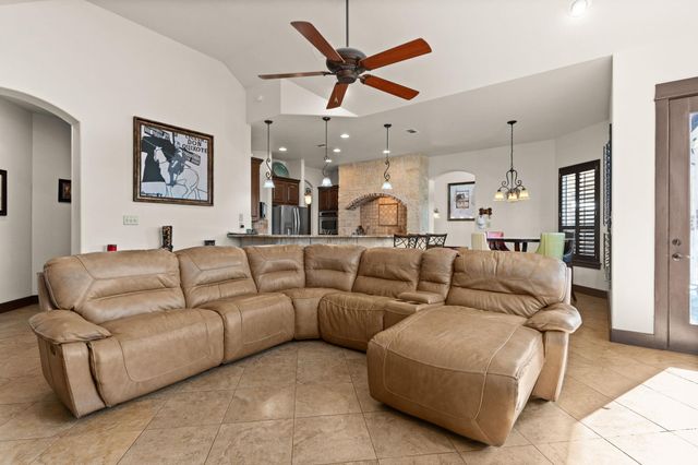 134 Creekside DR, Liberty Hill, TX 78642