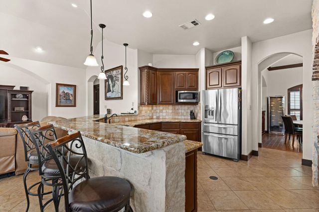 134 Creekside DR, Liberty Hill, TX 78642