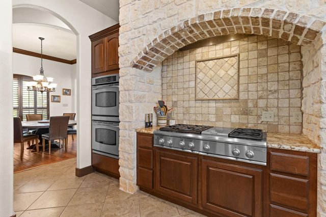 134 Creekside DR, Liberty Hill, TX 78642