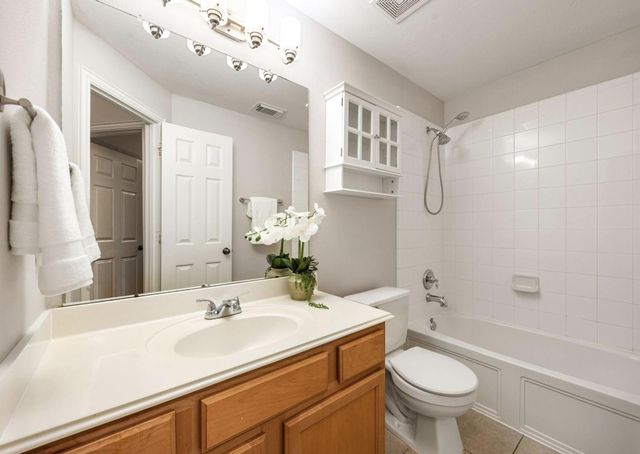 18419 S Raven Shore Drive, Cypress, TX 77433