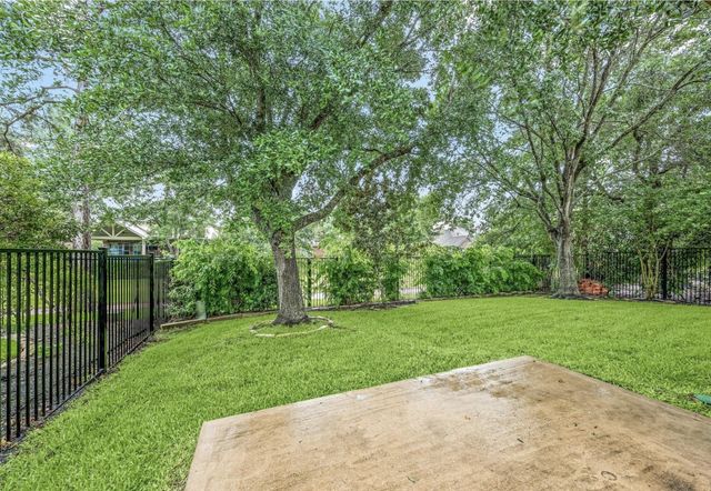 18419 S Raven Shore Drive, Cypress, TX 77433