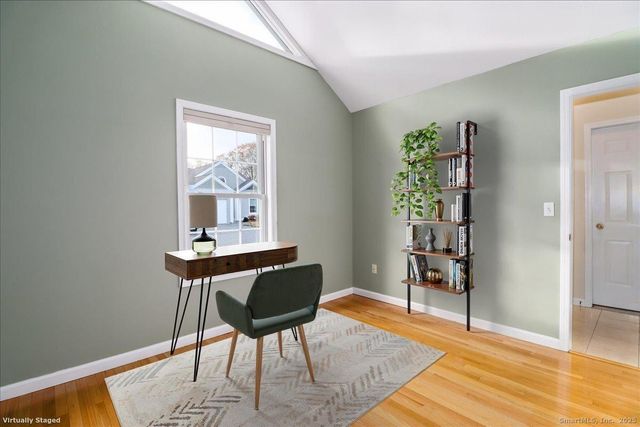 25 St George Place, Newtown, CT 06482