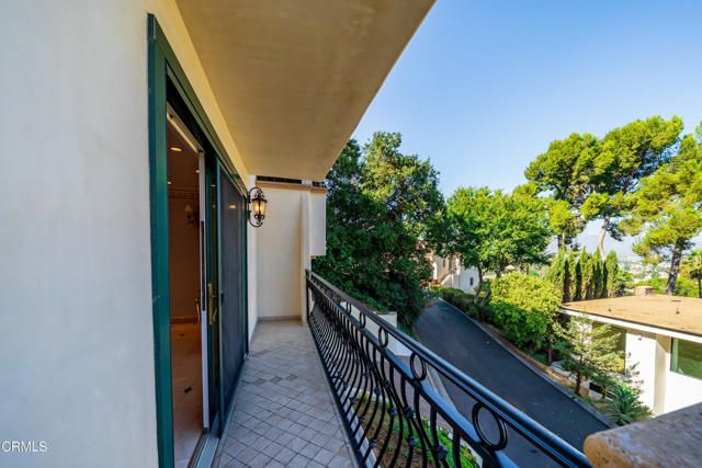 1118 Oberlin Drive, Glendale, CA 91205