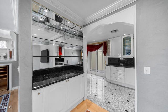 1118 Oberlin Drive, Glendale, CA 91205