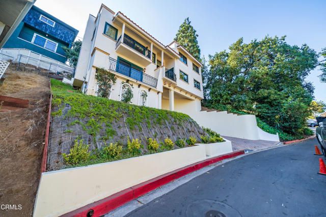 1118 Oberlin Drive, Glendale, CA 91205