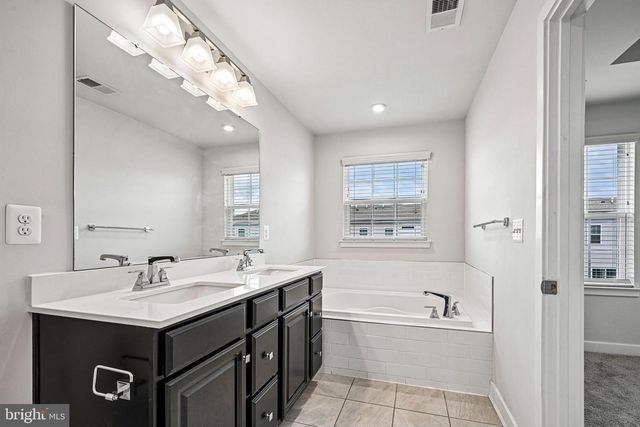 734 ROSEMARY WAY, Newark, DE 19713