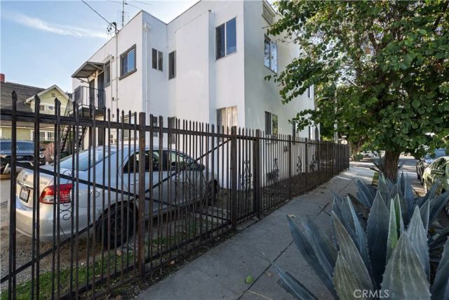 1500 S Hobart, Los Angeles, CA 90006