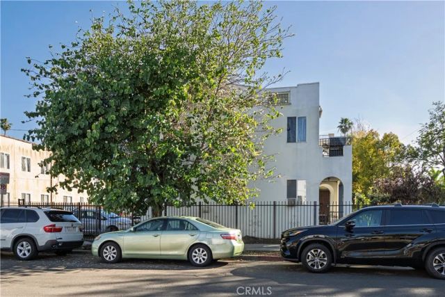 1500 S Hobart, Los Angeles, CA 90006