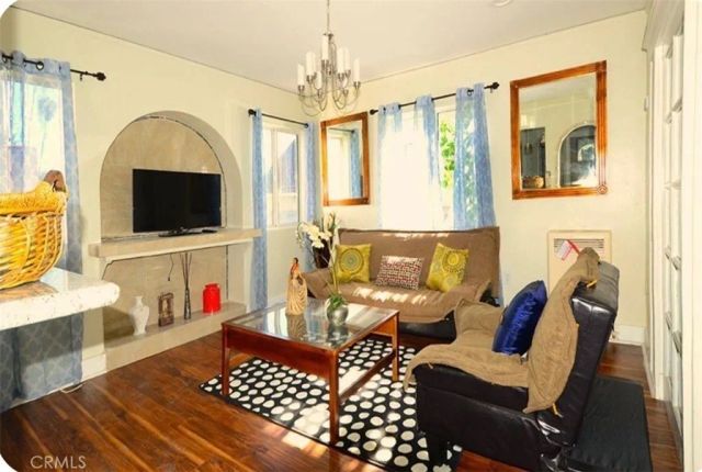 1500 S Hobart, Los Angeles, CA 90006