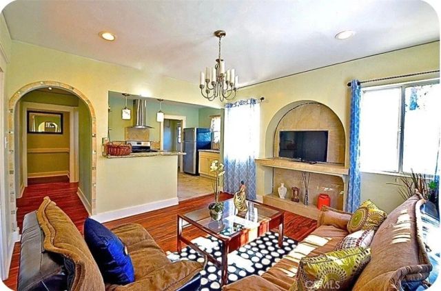 1500 S Hobart, Los Angeles, CA 90006