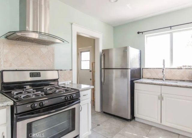 1500 S Hobart, Los Angeles, CA 90006