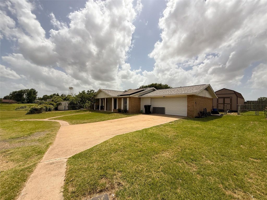 221 Moran Circle, Jewett, TX 75846