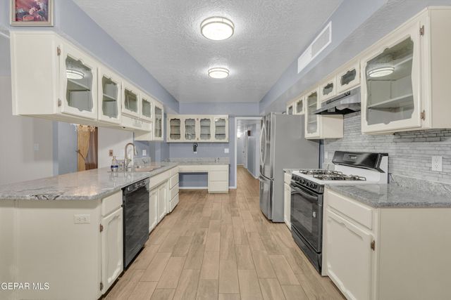 1521 JERRY PATE Place, El Paso, TX 79935